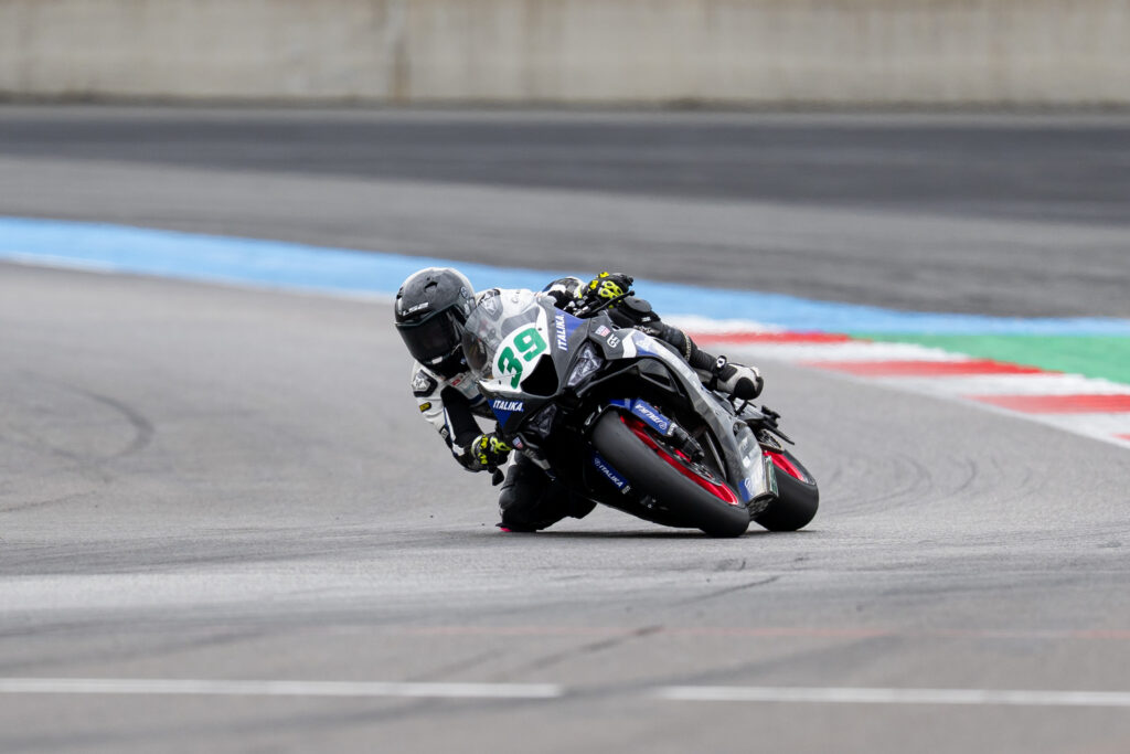 Juan Francisco Risueño compitiendo para el equipo ITALIKA Racing en la Fecha 6 del WorldSPB 2026, en Magny-Cours, Francia.
