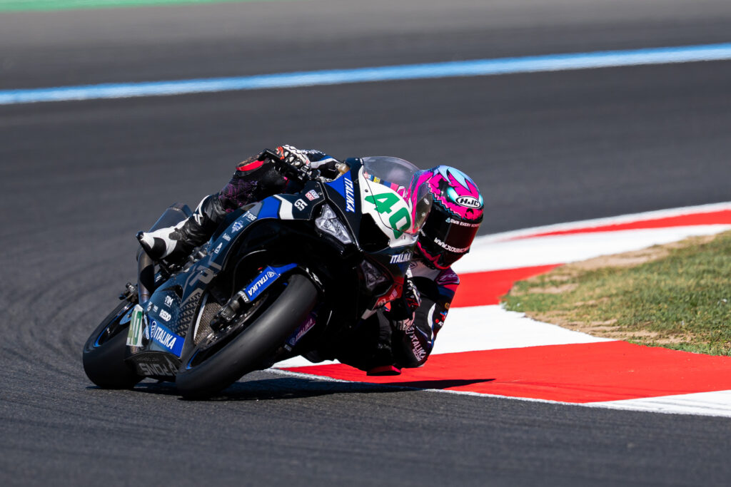 Julián Correa compitiendo para el equipo ITALIKA Racing en la Fecha 6 del WorldSPB 2026, en Magny-Cours, Francia.
